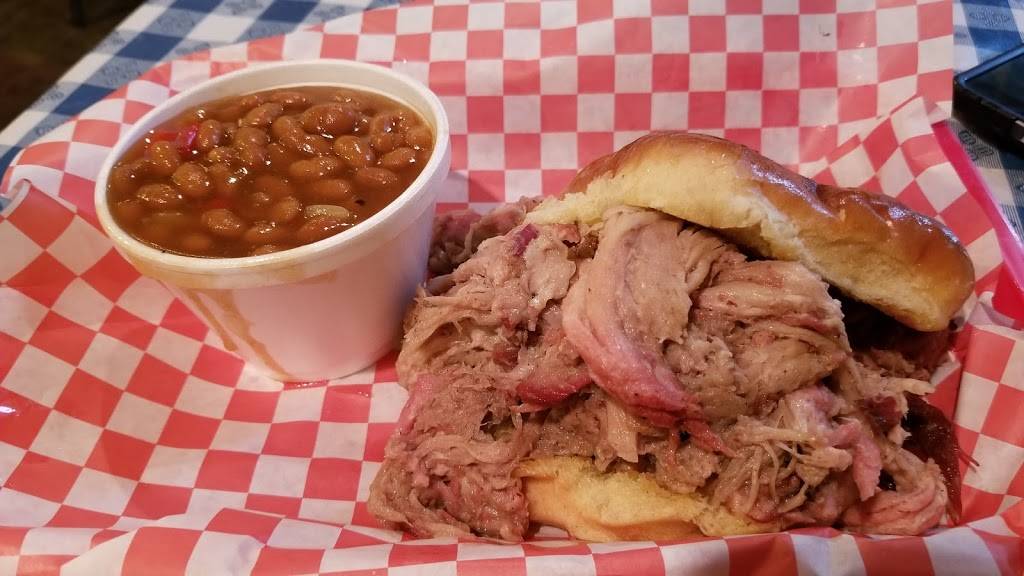 Webbs BBQ | restaurant | 115 E 9th St, Newport, KY 41071, USA | 8592928952 OR +1 859-292-8952