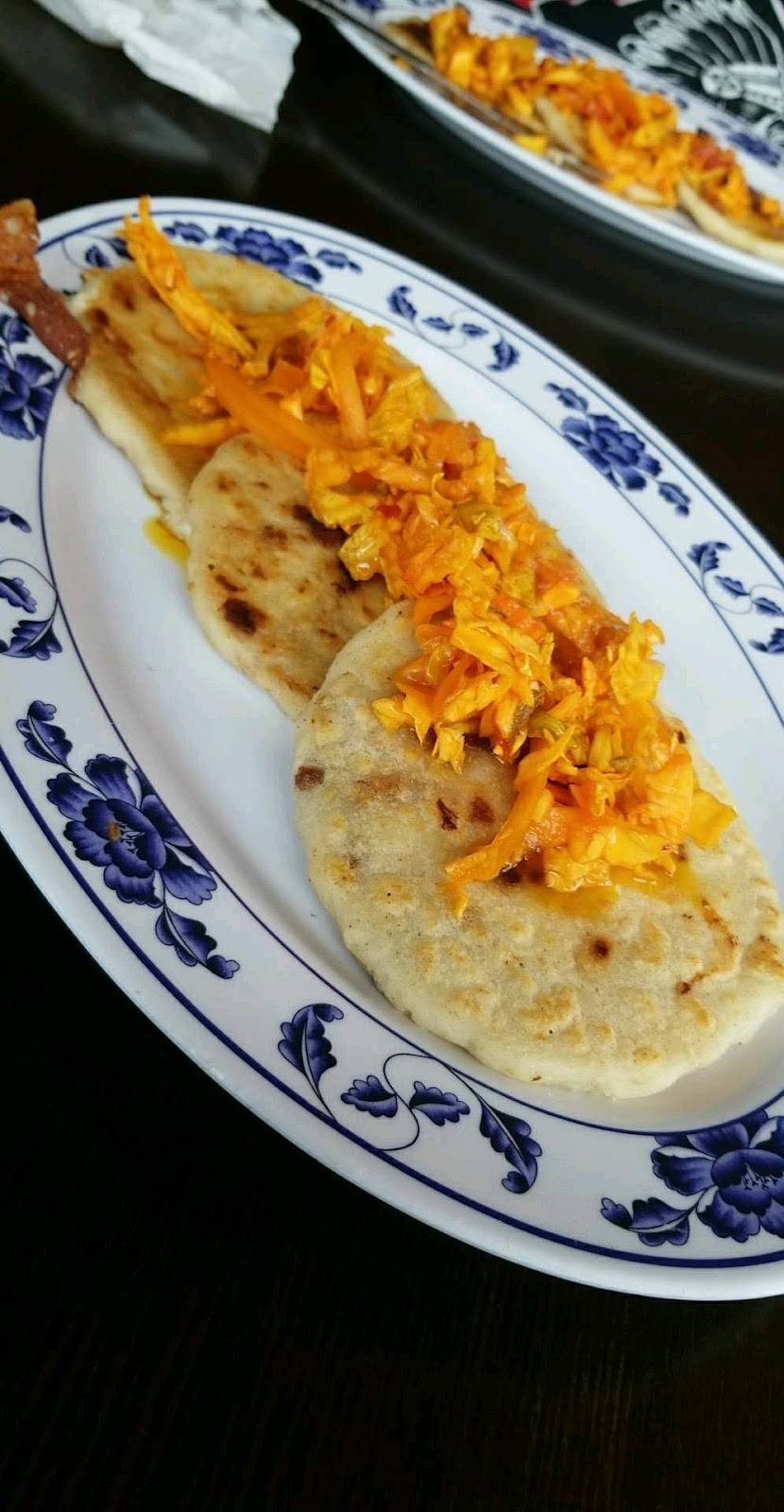 Don Carlos Pupuseria | restaurant | 10928 Garvey Ave, South El Monte, CA 91733, USA | 6262791343 OR +1 626-279-1343