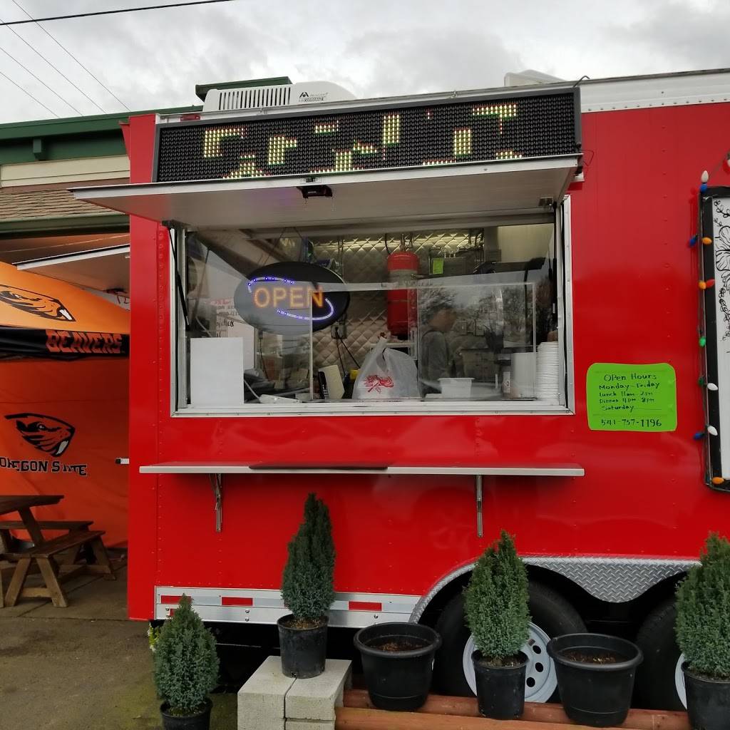 Country Market Deli & Youngs Country Kitchen | restaurant | 310 NW 53rd St, Corvallis, OR 97330, USA | 5417571196 OR +1 541-757-1196