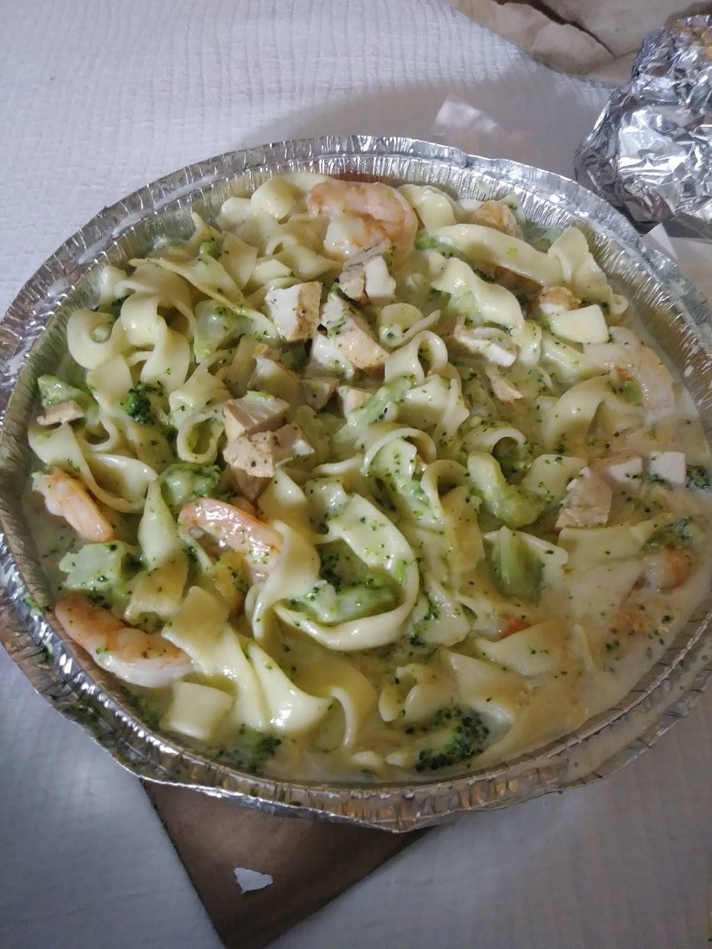 White Cottage Pizzeria | restaurant | army trail and, County Farm Rd, Hanover Park, IL 60188, USA | 6306825300 OR +1 630-682-5300