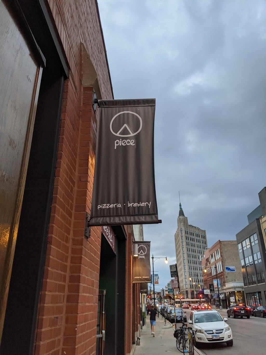 Piece Brewery | restaurant | 1927 W North Ave, Chicago, IL 60622, USA | 7737724422 OR +1 773-772-4422