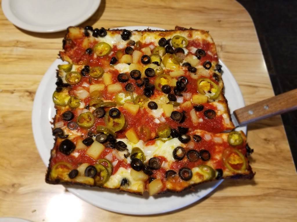 Towne Square Brick Oven Pizza | restaurant | 918 S Rochester Rd, Rochester Hills, MI 48307, USA | 2486502200 OR +1 248-650-2200