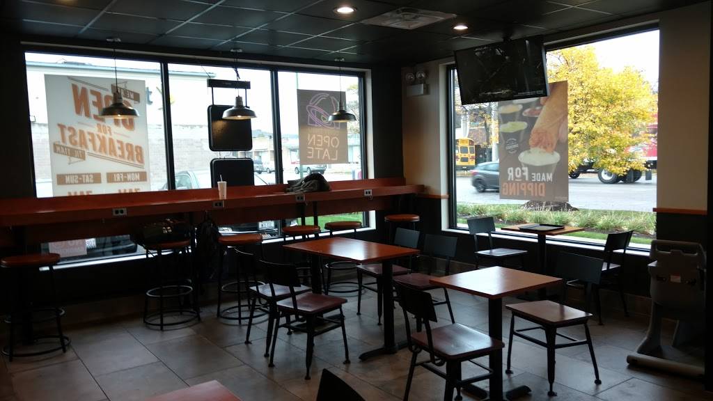 Taco Bell | meal takeaway | 3511 W Devon Ave, Chicago, IL 60659, USA | 7735889712 OR +1 773-588-9712