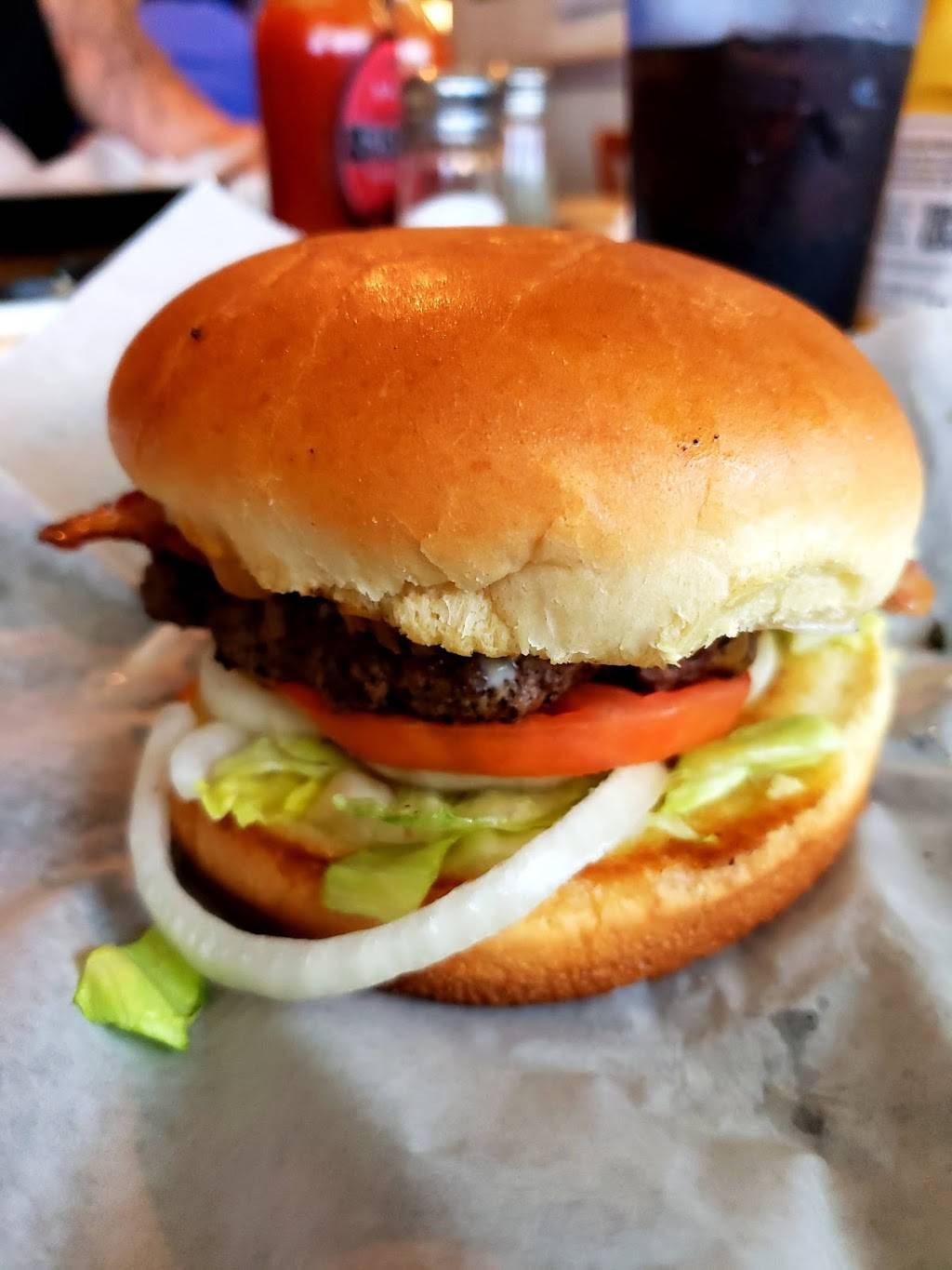 J-N-G Grill | restaurant | 114 Front Ave SW, New Philadelphia, OH 44663, USA | 3303659250 OR +1 330-365-9250