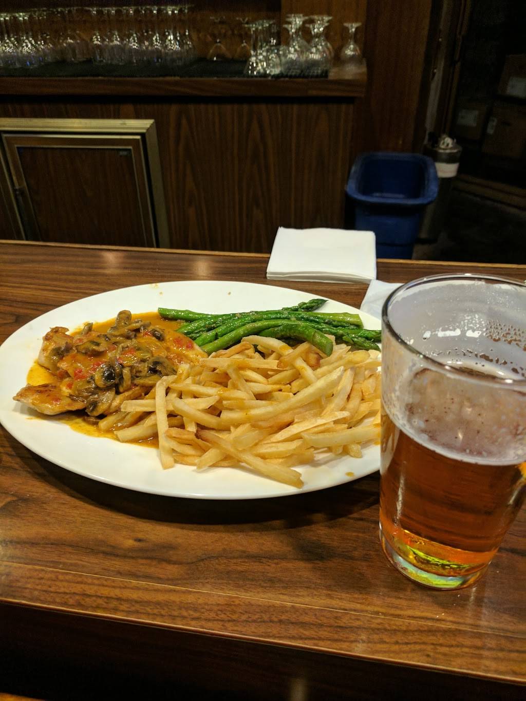 UICCs Restaurant and Bar | restaurant | 2700 45th Ave, San Francisco, CA 94116, USA | 4156612700 OR +1 415-661-2700