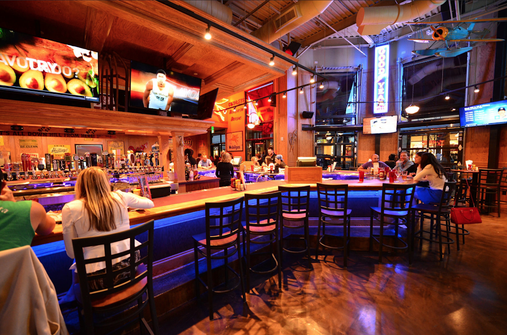 Brothers Bar & Grill | restaurant | The Shops At Northfield Stapleto 8270 E, Northfield Blvd, Denver, CO 80266, USA | 3039530229 OR +1 303-953-0229