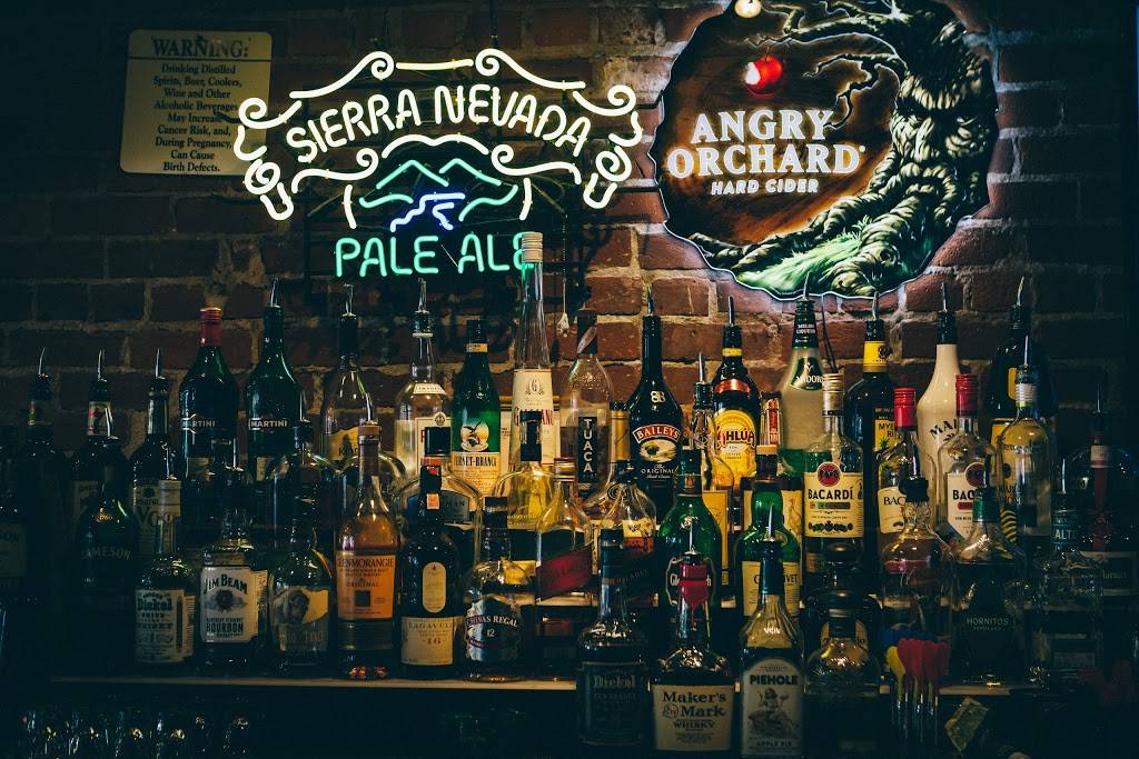 Streets Pub and Grub | restaurant | 1804 J St, Sacramento, CA 95811, USA | 9164981388 OR +1 916-498-1388