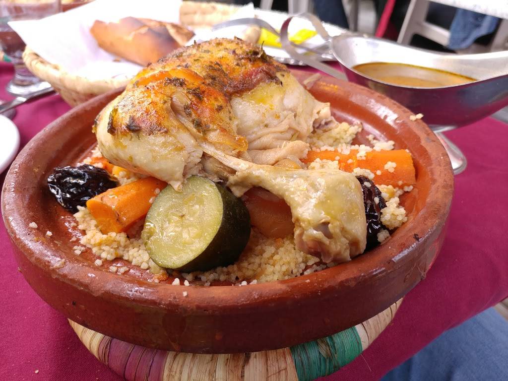 Restaurant Casablanca | restaurant | 179 Rue Principale, Saint-Sauveur, QC J0R 1R0, Canada | 4502270245 OR +1 450-227-0245