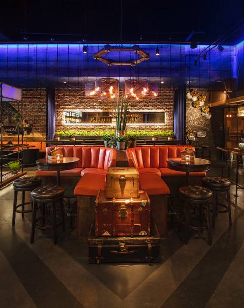 Whiskey Tango | restaurant | 1111 E Republic Rd #180, Springfield, MO 65807, USA | 4178828882 OR +1 417-882-8882