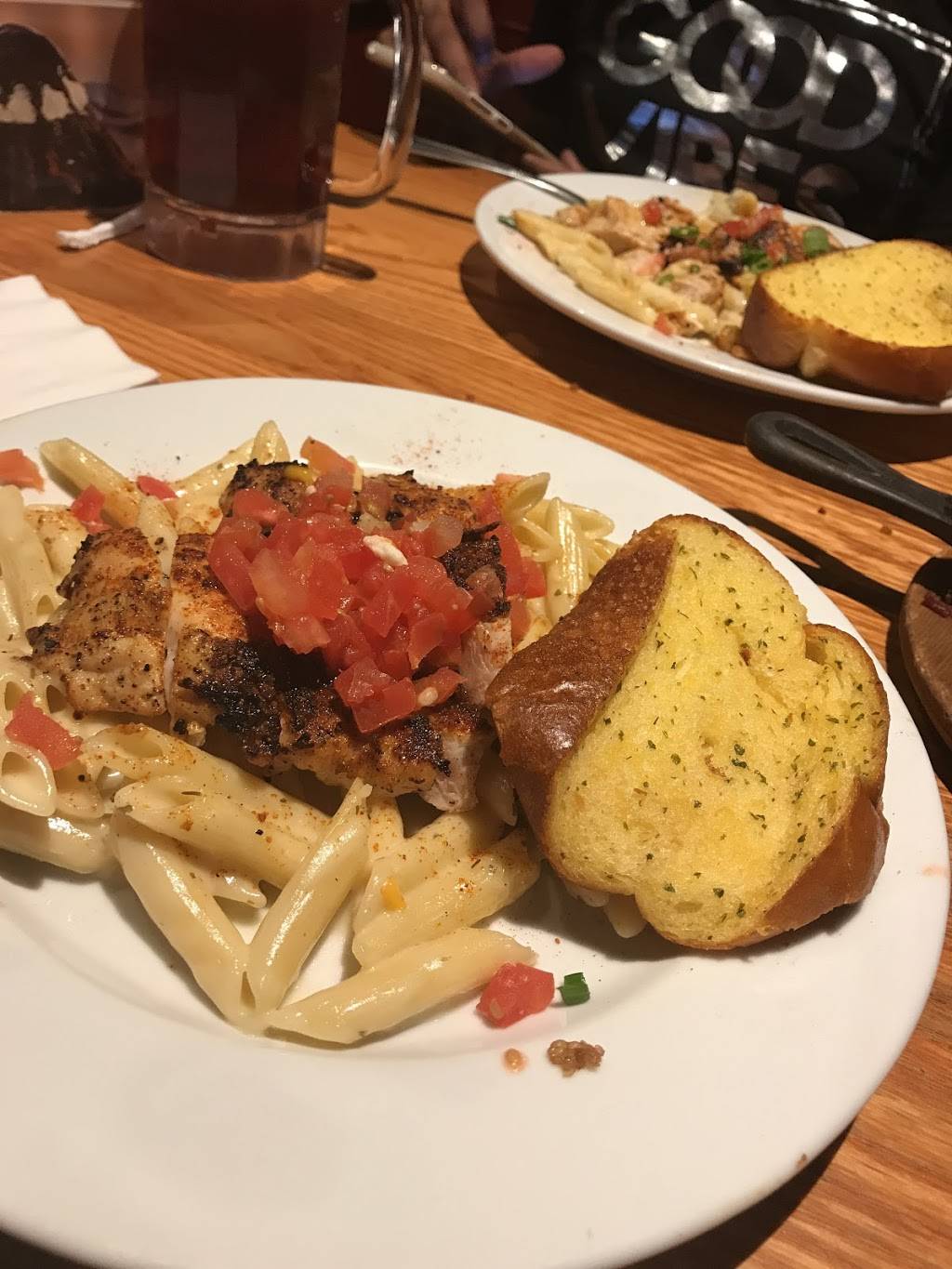 Chilis Grill & Bar | restaurant | 3220 NE Evangeline Throughway, Lafayette, LA 70507, USA | 3372668013 OR +1 337-266-8013