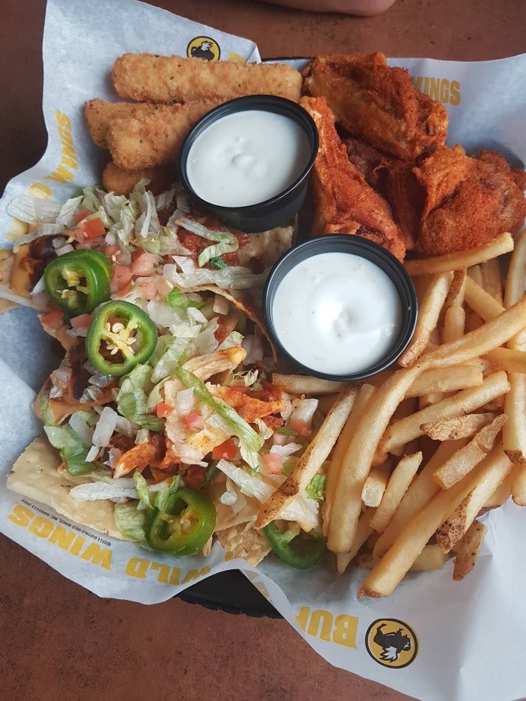 Buffalo Wild Wings | restaurant | 7060 Hollywood Blvd, Los Angeles, CA 90028, USA | 3234661721 OR +1 323-466-1721