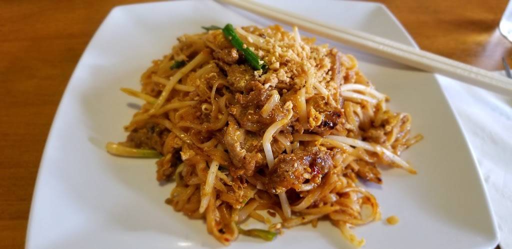 Thai On Highlands | restaurant | 2808 NE Sunset Blvd, Renton, WA 98056, USA | 4257936278 OR +1 425-793-6278