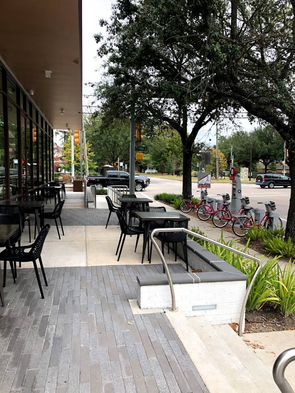 Ikes Love & Sandwiches | restaurant | 1051 Heights Blvd #180, Houston, TX 77008, USA | 7134922965 OR +1 713-492-2965