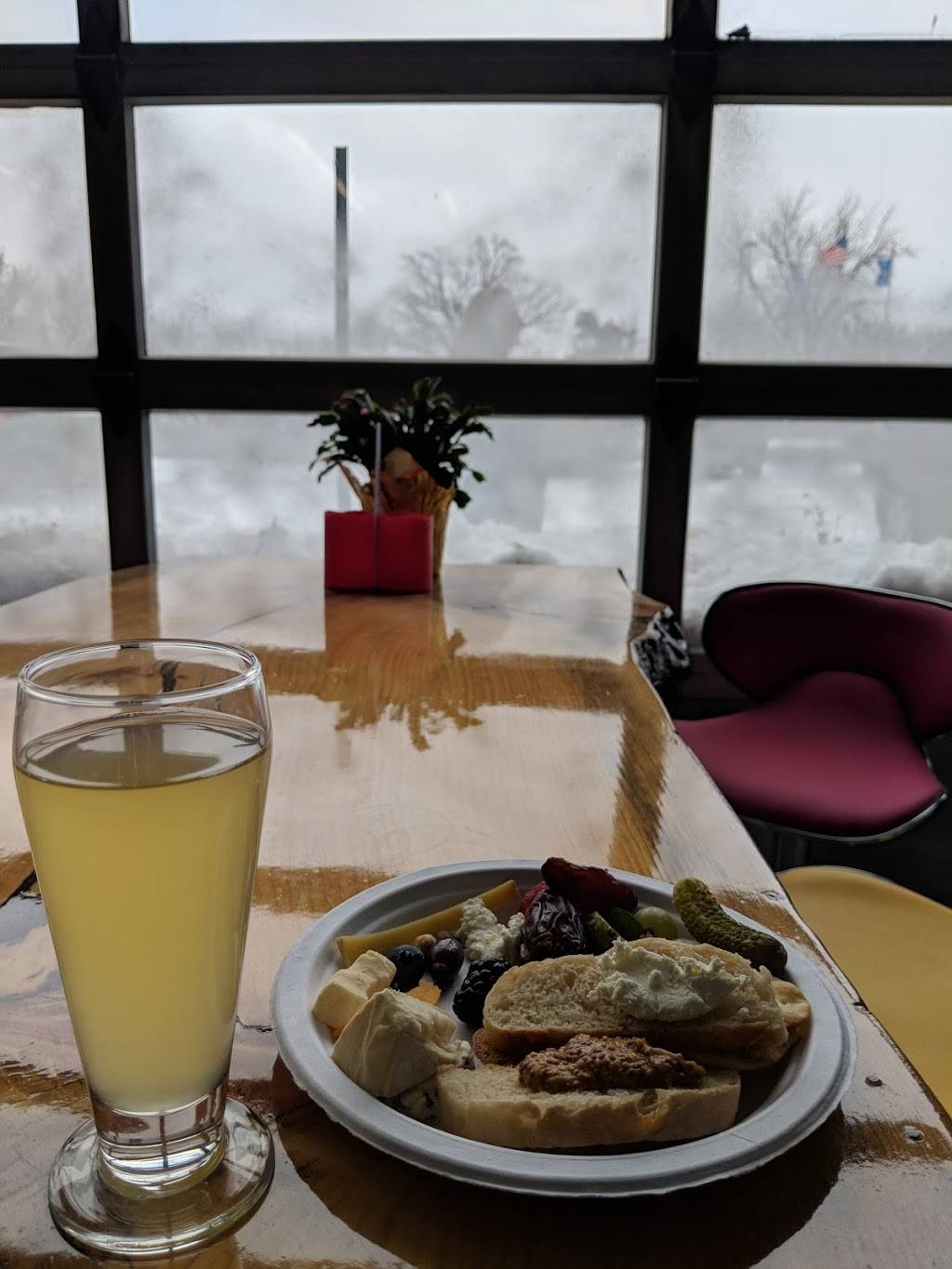 Locavore Mobile Kitchen | restaurant | 930 Galloway St, Eau Claire, WI 54703, USA | 7159525627 OR +1 715-952-5627