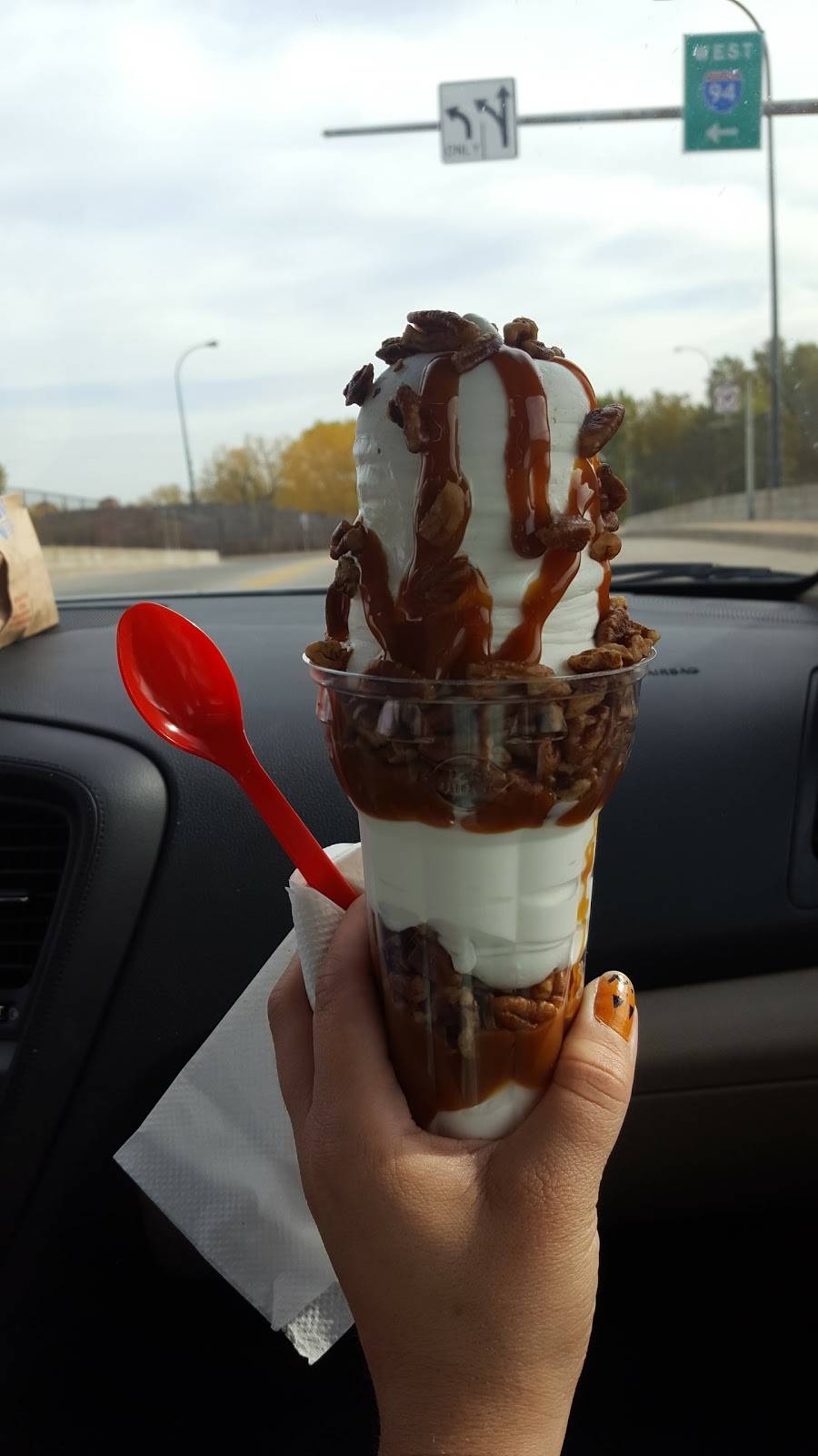 Dairy Queen Store | restaurant | 4719 Lyndale Ave N, Minneapolis, MN 55430, USA | 6125212422 OR +1 612-521-2422