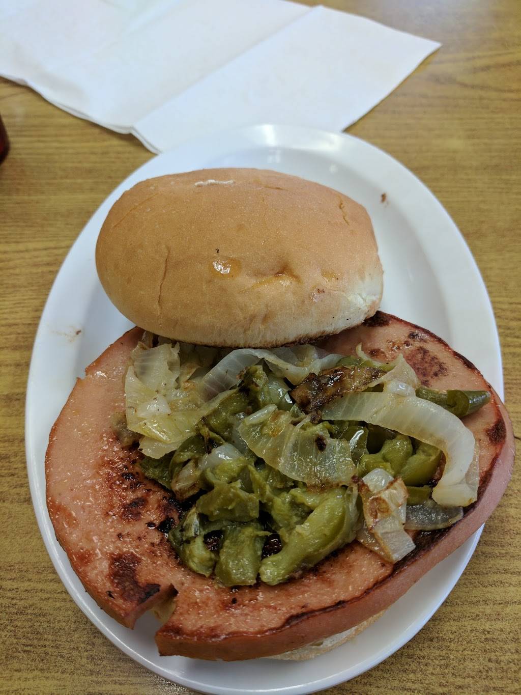 Louies Texas Red Hots | restaurant | 4890 Transit Rd, Depew, NY 14043, USA | 7166683796 OR +1 716-668-3796