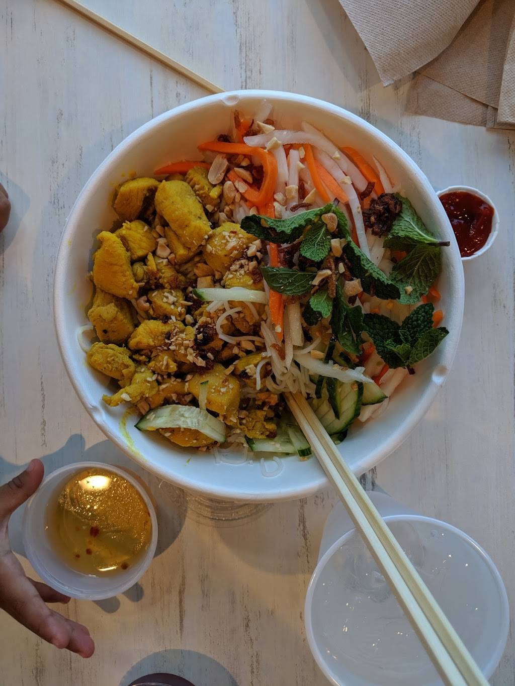Hieubowl Vietnamese Kitchen | restaurant | 3701 Hillsborough St, Raleigh, NC 27607, USA | 9194247868 OR +1 919-424-7868