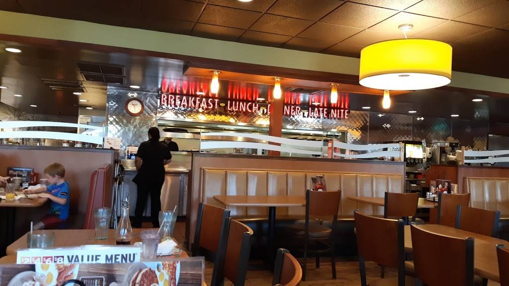 Dennys | restaurant | 25 Town Center Blvd, Clermont, FL 34711, USA | 3522435190 OR +1 352-243-5190