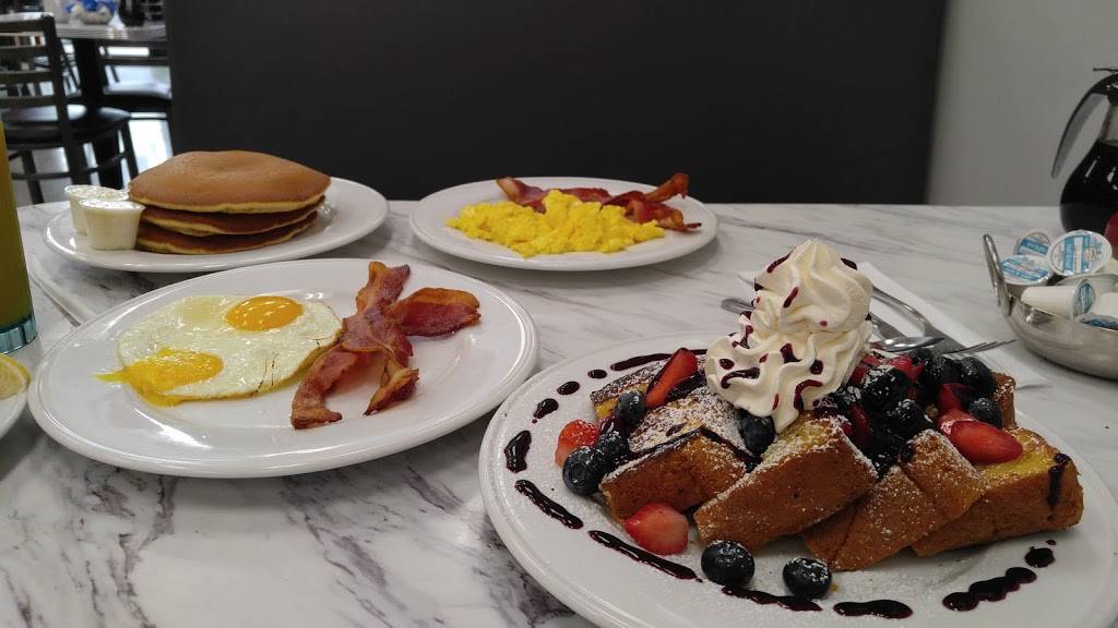 Uncle Johns Pancake House | restaurant | 2125 S Winchester Blvd, Campbell, CA 95008, USA | 4087249835 OR +1 408-724-9835