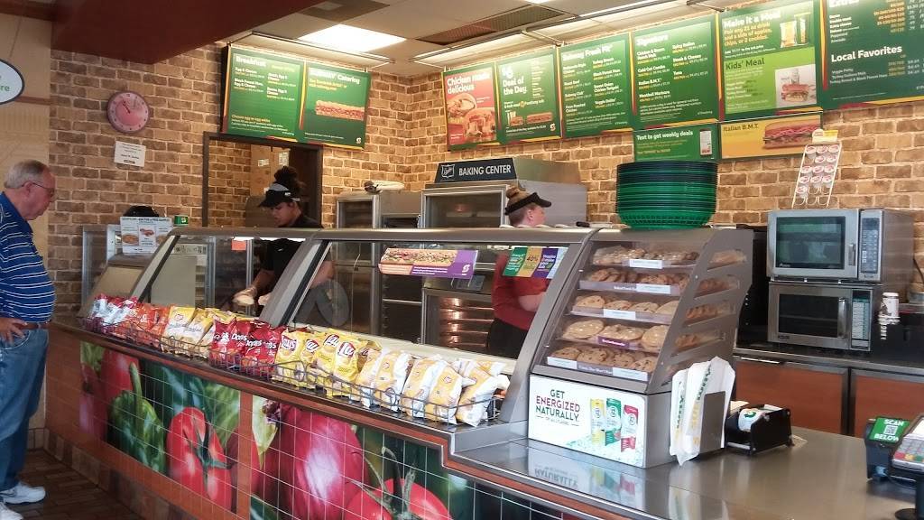 Subway | meal takeaway | 7865 E Broadway Blvd Suite 105, Tucson, AZ 85710, USA | 5202981188 OR +1 520-298-1188