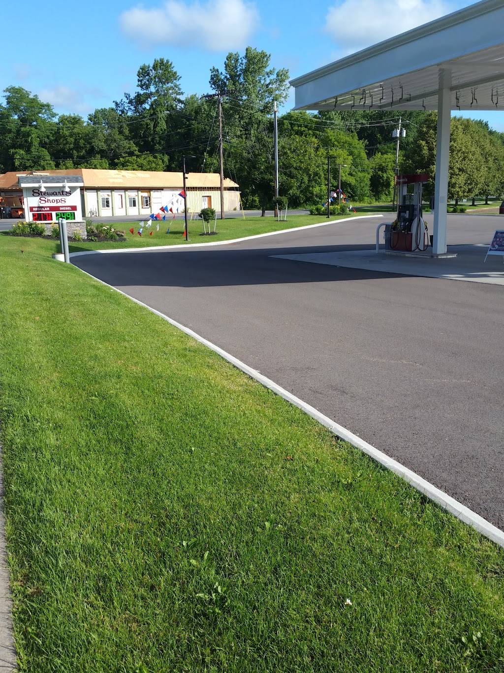 Stewarts Shops | meal takeaway | 120 Oswego St, Baldwinsville, NY 13027, USA | 3156351059 OR +1 315-635-1059