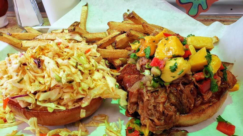 Big Mouth Burgers | restaurant | 1323 W Clarendon Dr, Dallas, TX 75208, USA | 4692060824 OR +1 469-206-0824