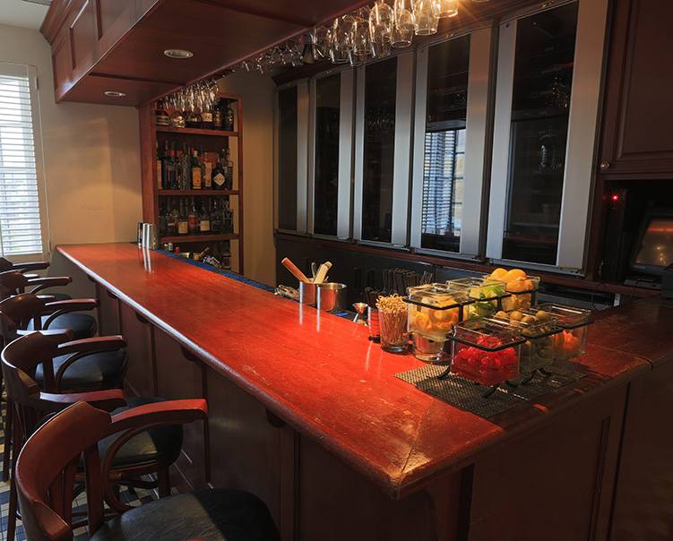 Market House on the Square | restaurant | 655 Forest Ave, Lake Forest, IL 60045, USA | 8472348800 OR +1 847-234-8800