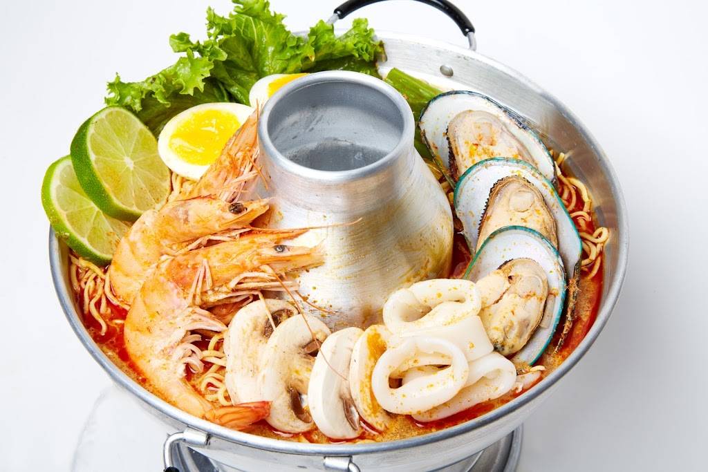 Just Noodles Thai Express | restaurant | 8202 45th Ave store 12, Elmhurst, NY 11373, USA | 8458239018 OR +1 845-823-9018