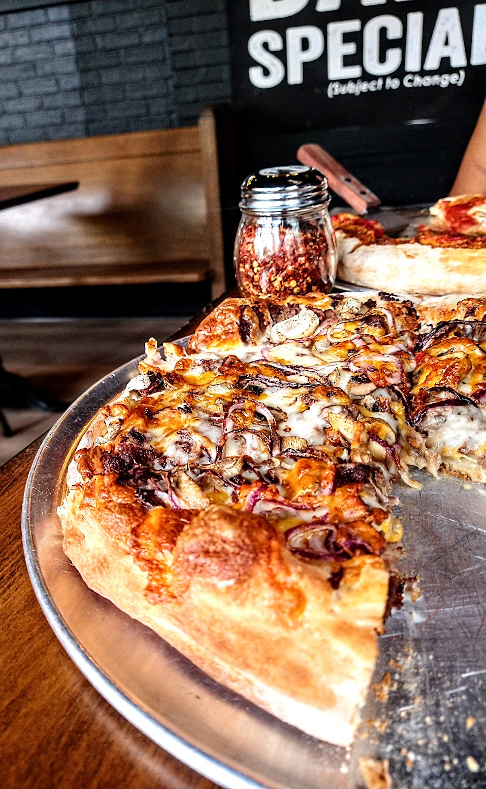 Caliente Pizza & Draft House | restaurant | 288 W Steuben St, Pittsburgh, PA 15205, USA | 4126856222 OR +1 412-685-6222