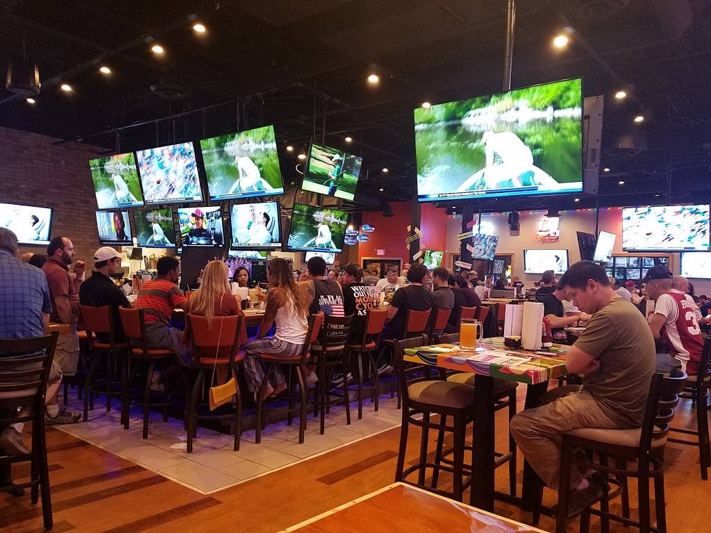 Hooters Dedham | restaurant | 850 Providence Hwy, Dedham, MA 02026, USA | 7813266600 OR +1 781-326-6600