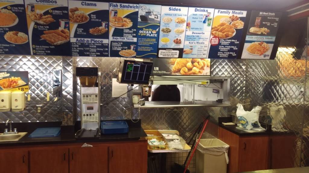 Long John Silvers | restaurant | 205 W SW Loop 323, Tyler, TX 75701, USA | 9035615726 OR +1 903-561-5726
