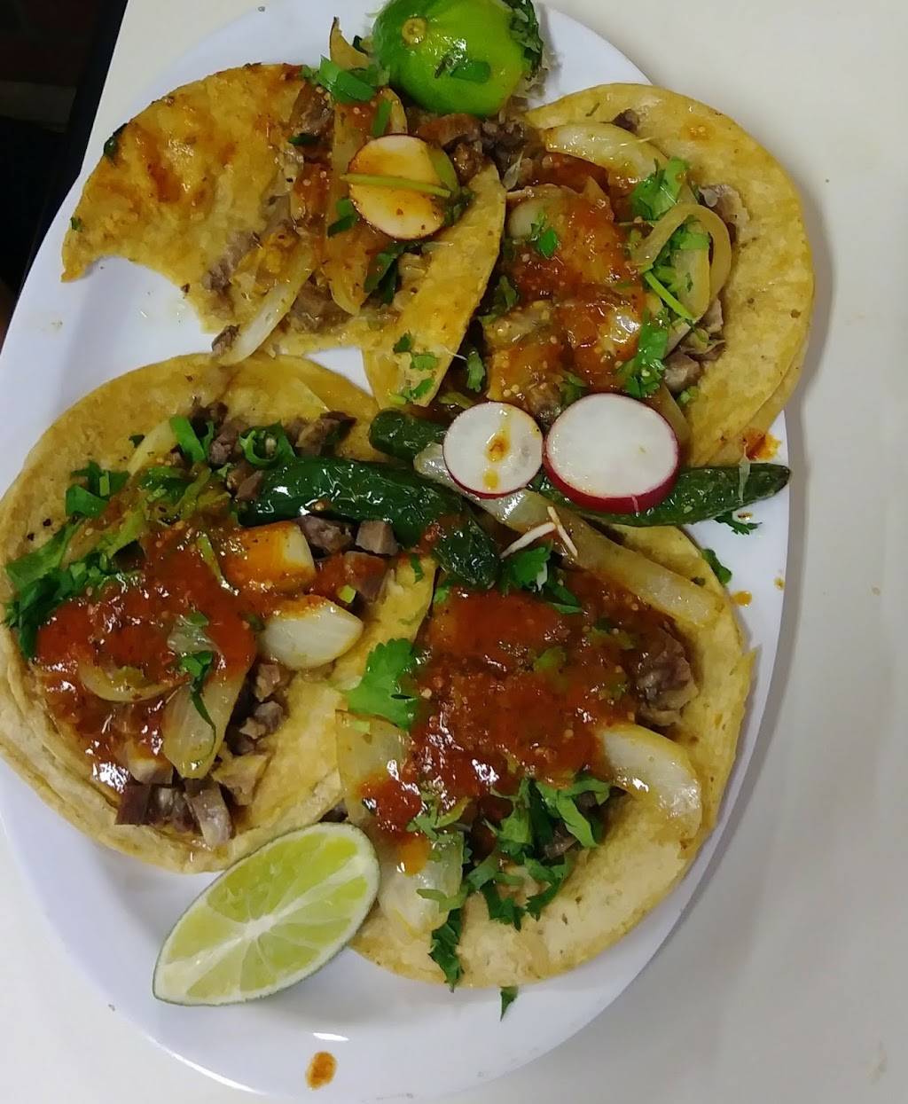 Little Dennis | restaurant | 3007 W 63rd St, Chicago, IL 60629, USA | 7737769571 OR +1 773-776-9571