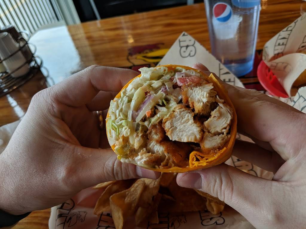 Cluckers | restaurant | 100 W Riverside Dr, Jeffersonville, IN 47130, USA | 8125903662 OR +1 812-590-3662