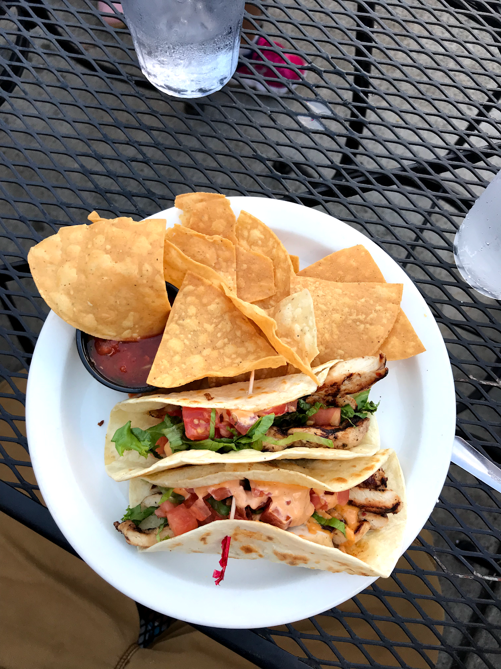 Universal Joint | restaurant | 300 E Stone Ave, Greenville, SC 29609, USA | 8642524055 OR +1 864-252-4055