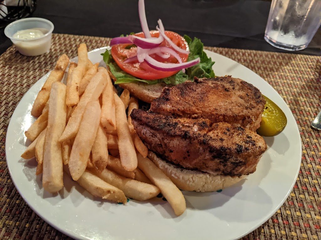 The Fishing Hole Restaurant | restaurant | 15 Brent Ln, Pensacola, FL 32505, USA | 8509126664 OR +1 850-912-6664