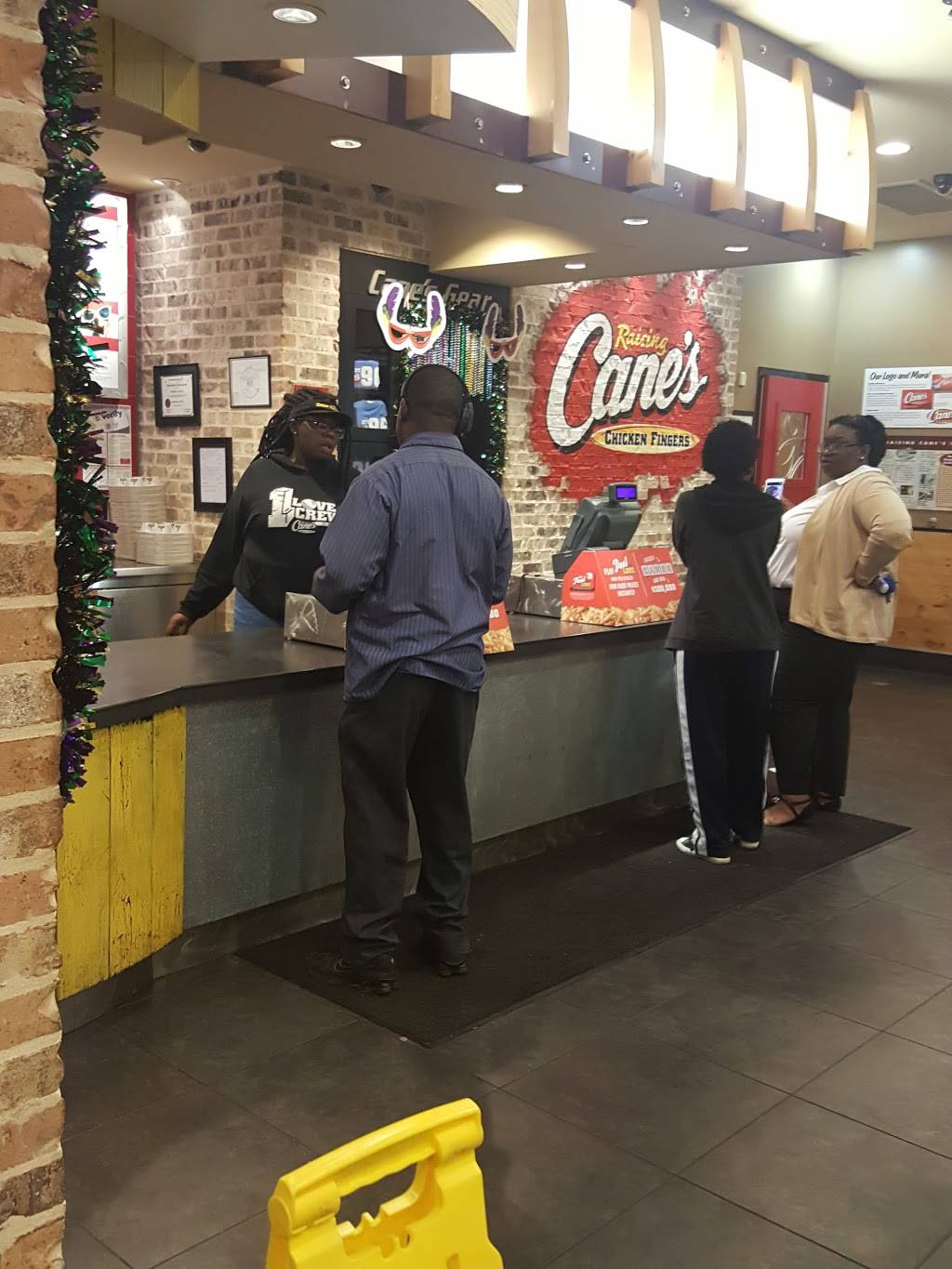 Raising Canes Chicken Fingers | meal takeaway | 5195 Plank Rd, Baton Rouge, LA 70805, USA | 2253564240 OR +1 225-356-4240