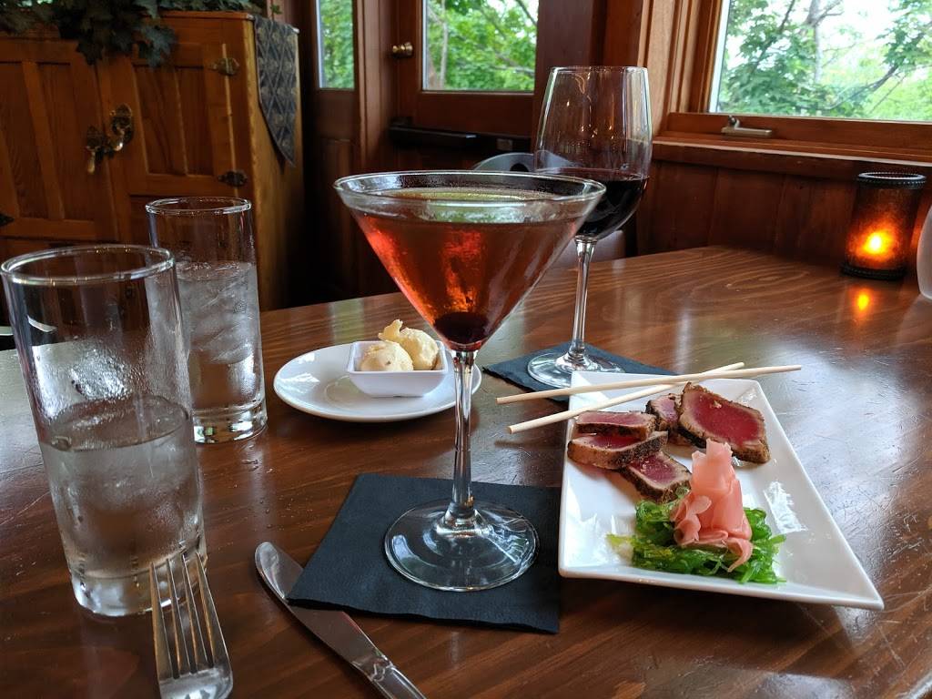 Canoe Restaurant & Tavern | restaurant | 232 Whittier Hwy, Center Harbor, NH 03226, USA | 6032534762 OR +1 603-253-4762