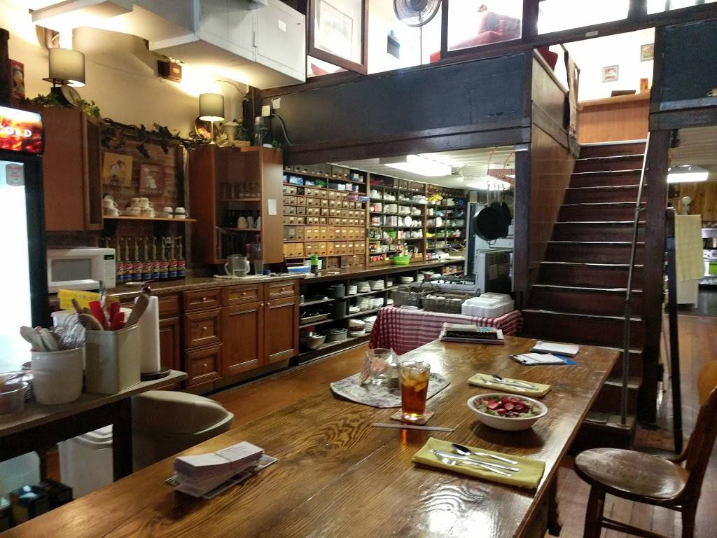 Hidden Garden Antiques & Tea Room | bakery | 116 N Illinois St, Chrisman, IL 61924, USA | 2172512636 OR +1 217-251-2636