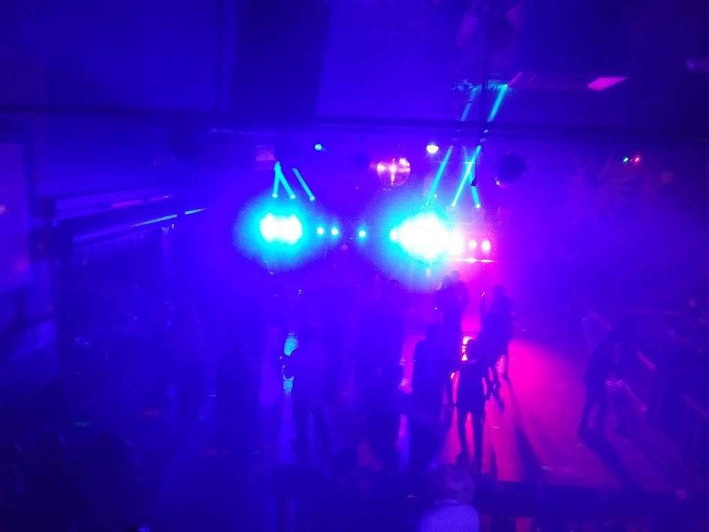 Long Branch Saloon | restaurant | 206 10th St, Worthington, MN 56187, USA | 5073766087 OR +1 507-376-6087