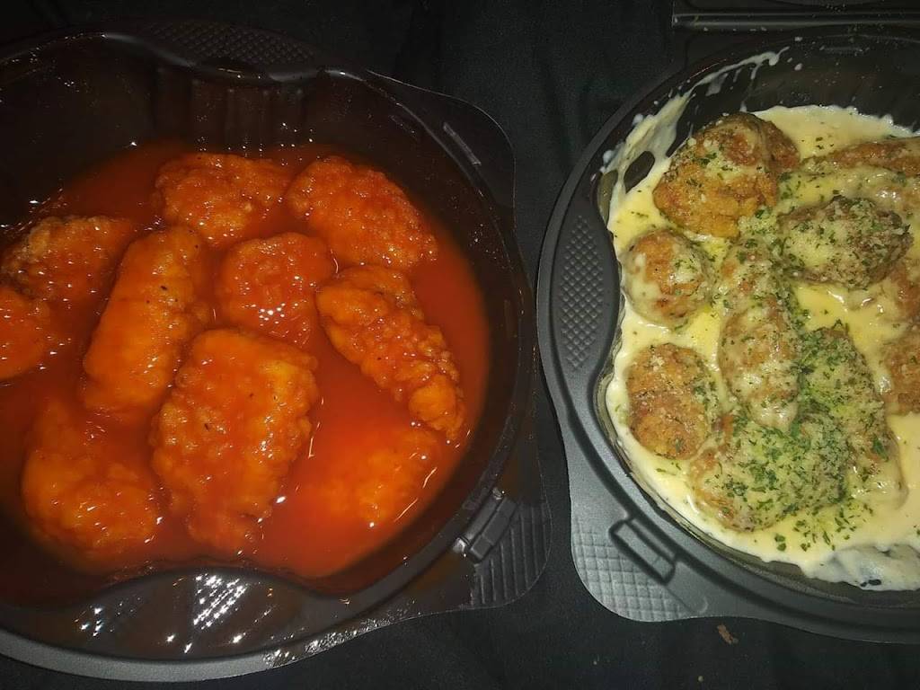 Pizza Hut | restaurant | 1919 W Chandler Blvd #104, Chandler, AZ 85224, USA | 4808992172 OR +1 480-899-2172