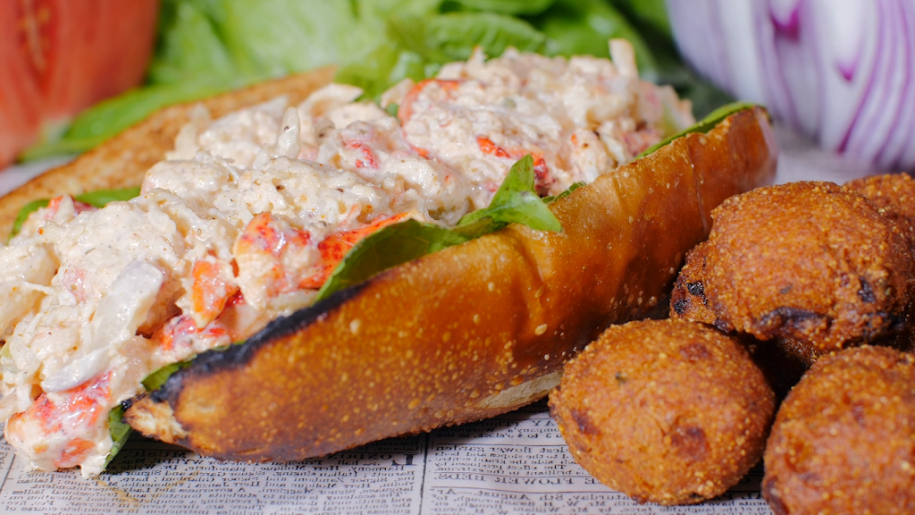 Caplingers Fresh Catch Seafood Kitchen | restaurant | 9535 Pendleton Pike, Indianapolis, IN 46236, USA | 3173895378 OR +1 317-389-5378