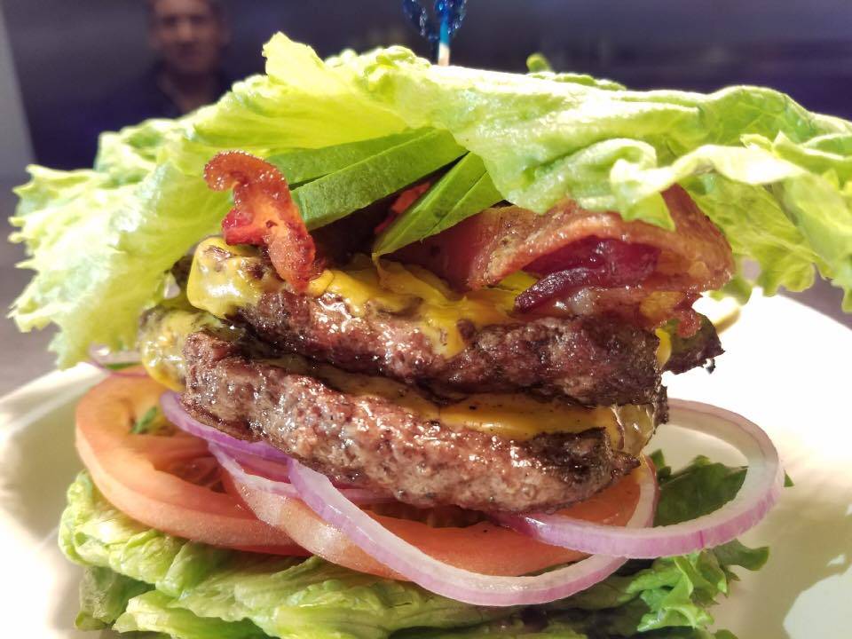 Moo Moos Burger Barn | restaurant | 3200 N Naglee Rd #608, Tracy, CA 95304, USA | 2092079019 OR +1 209-207-9019