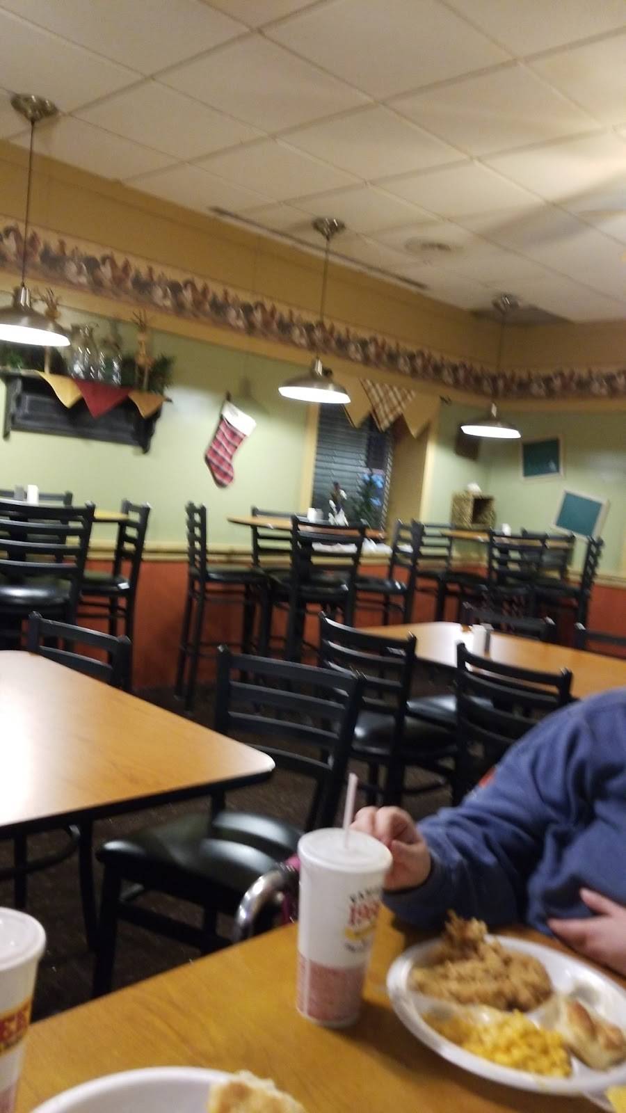 Lees Famous Recipe Chicken | restaurant | 119 Commercial Ave SW, New Philadelphia, OH 44663, USA | 3303391848 OR +1 330-339-1848