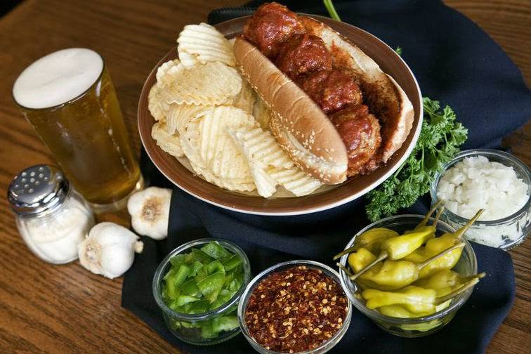 Angelos Pizza Steak & Spaghetti | restaurant | 2590 W Pioneer Pkwy, Pantego, TX 76013, USA | 8173037242 OR +1 817-303-7242