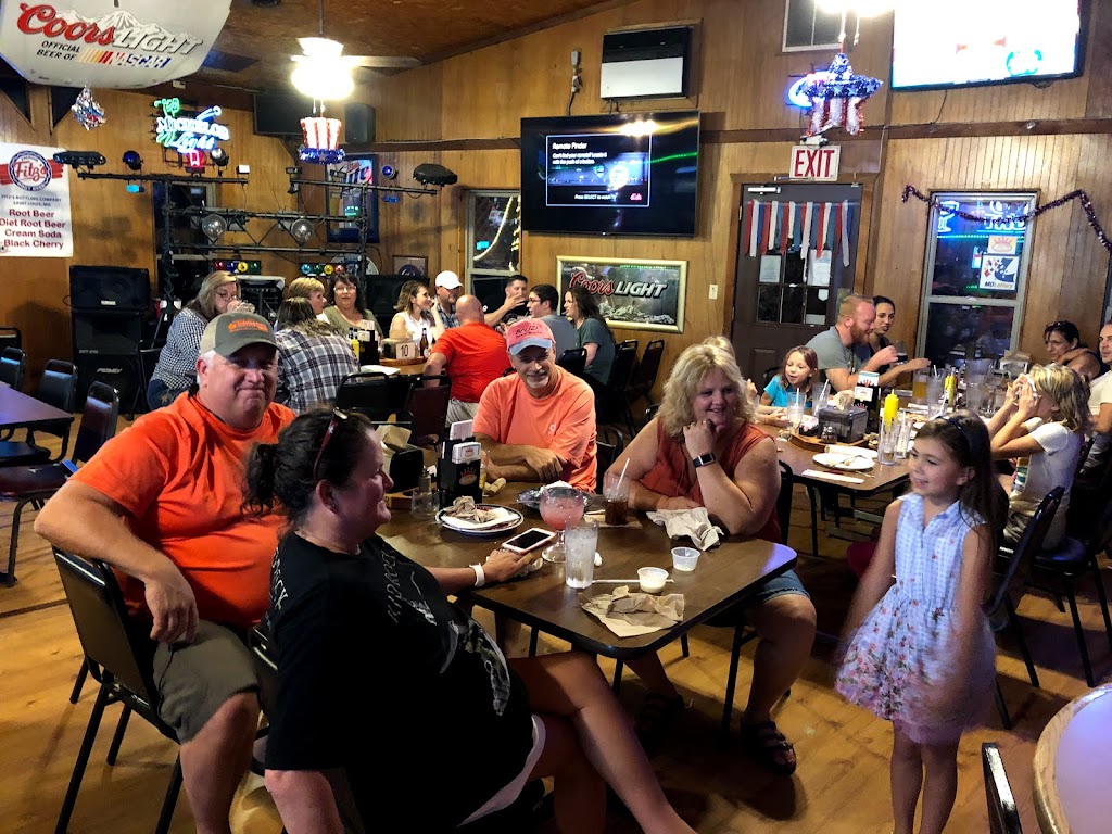 Antler Package & Pizza | restaurant | 112 Third St, Gainesville, MO 65655, USA | 4176794598 OR +1 417-679-4598