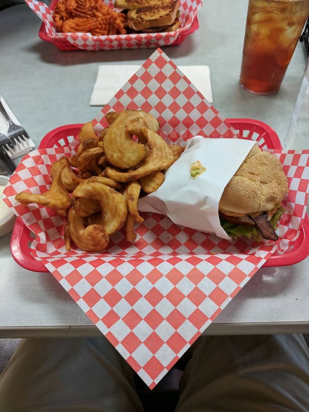 Cowboy Surfer Grill | restaurant | 387 Magnolia Ave #106, Corona, CA 92879, USA | 9517390115 OR +1 951-739-0115