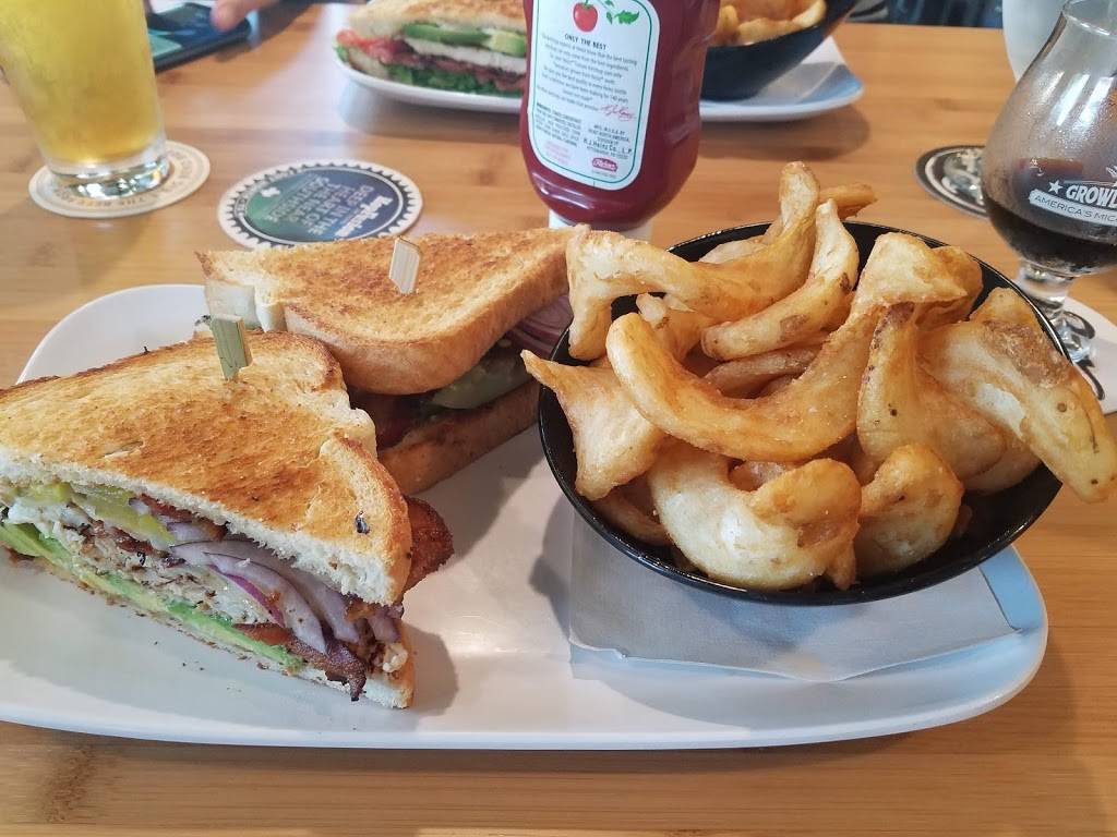 Growler USA - The Colony | restaurant | 6520 Cascades Ct suite 200, The Colony, TX 75056, USA | 2144691558 OR +1 214-469-1558