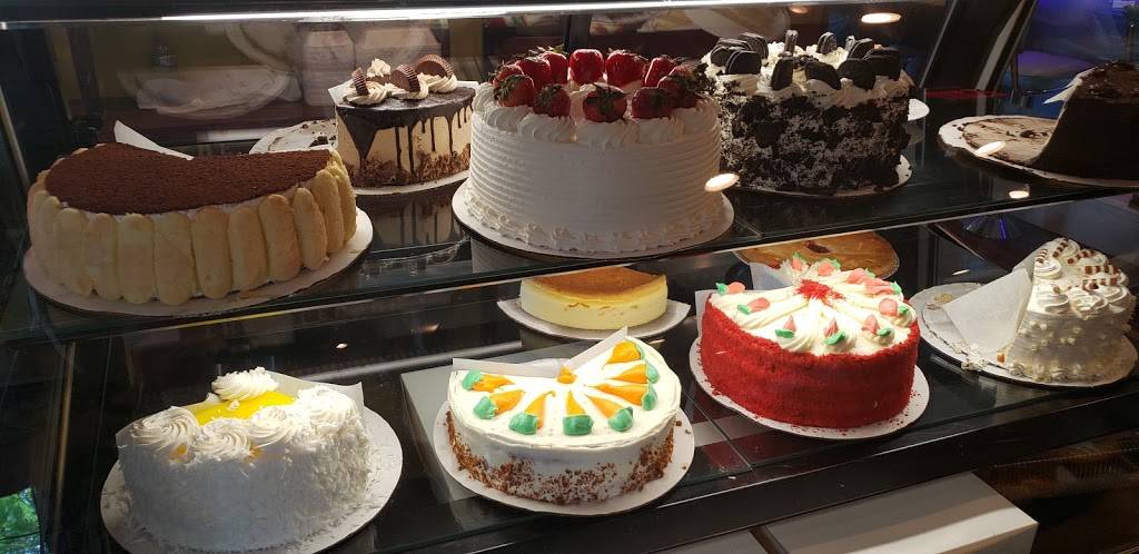 The Legend Restaurant&Bakery | restaurant | 201 N Dupont Hwy, New Castle, DE 19720, USA | 3023226222 OR +1 302-322-6222