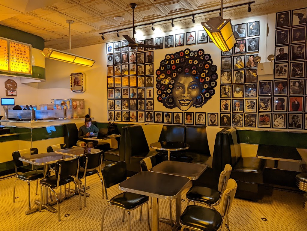 Harlem Shake | restaurant | 119 5th Ave, Brooklyn, NY 11217, USA | 8777174253 OR +1 877-717-4253