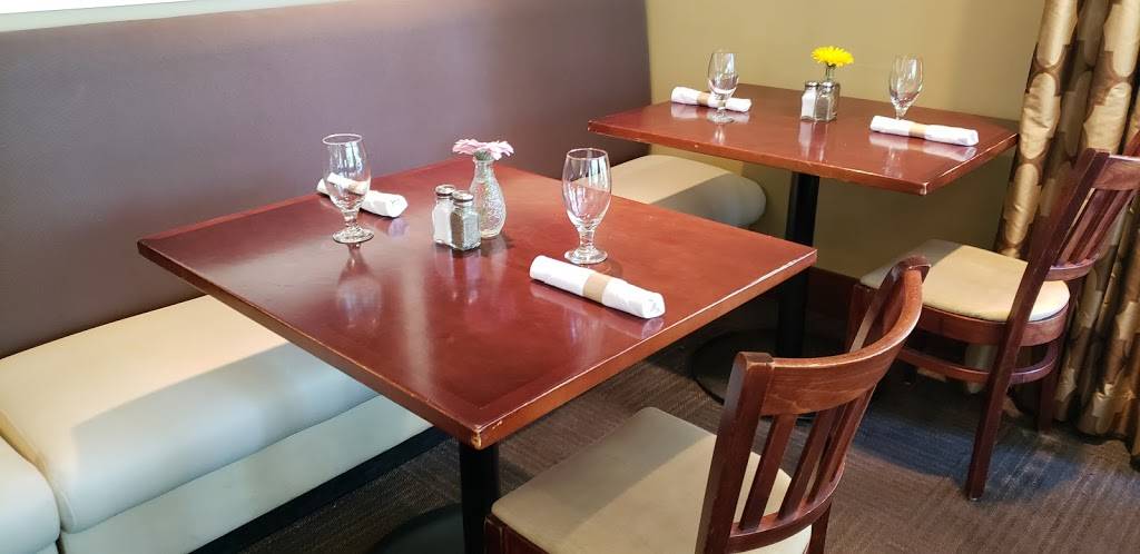 The Heights Restaurant and H Bar | restaurant | 903 Hanshaw Rd, Ithaca, NY 14850, USA | 6072574144 OR +1 607-257-4144